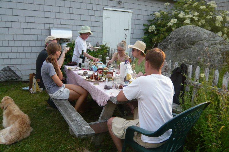 Picnic dinner, Persis and Peter hosting